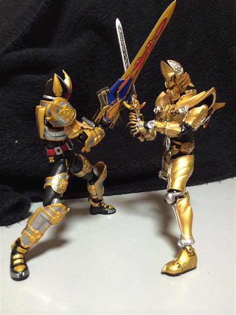 Sh Figuarts Kamen Rider Blade King Form In Hand Images Tokunation