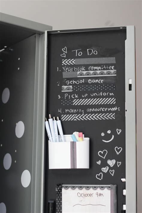 22 Diy Locker Decorating Ideas Organizing Tricks Diy Locker School Locker Decorations
