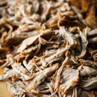 This easy recipe for pulled pork done in the slow cooker uses a simple spice mixture, onions, garlic, and chicken broth. 21 Day Fix Southwestern Pulled Pork Tenderloin {Instant Pot | Slow Cooker} | The Foodie and The Fix