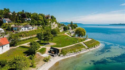 Erfrischend die landesgartenschau in überlingen erfrischt mit neuen ideen und nutzt die einmalige chance, nicht nur zu land, sondern auch zu wasser gärtnerische kreativität zu inszenieren. Landesgartenschau Überlingen Landesgartenschau Überlingen ...