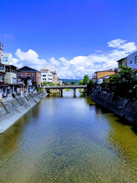 Miyagawa River in Takayama, Gifu : japanpics