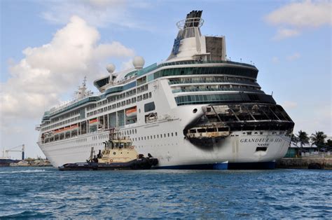 Heres What A Royal Caribbean Cruise Ship Looked Like After A 2 Hour