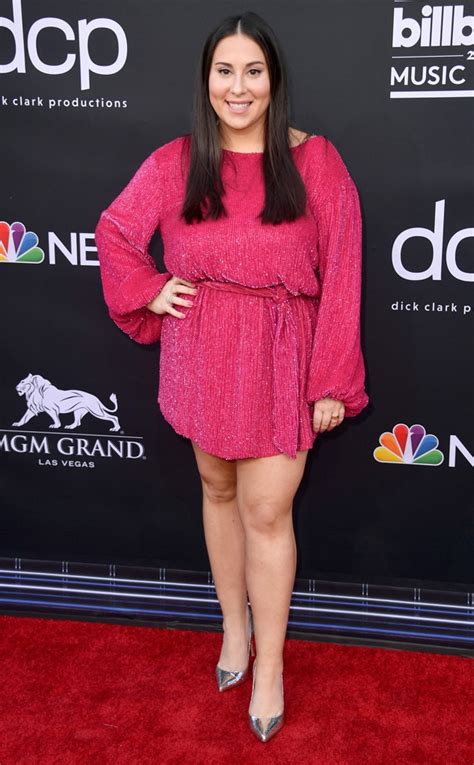 Claudia Oshry From 2019 Billboard Music Awards Red Carpet Fashion E News
