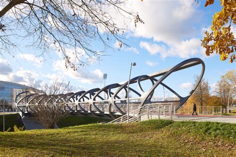 Innovative Pedestrian Bridges And Their Construction Details Archdaily