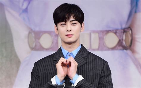 Born march 30, 1997), better known by his stage name cha eun woo (차은우), is a south korean singer, model, and actor. Cha Eun Woo Brother Donghwi Instagram - Korean Idol
