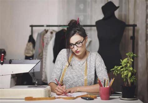Top Skills Required To Become A Successful Fashion Designer