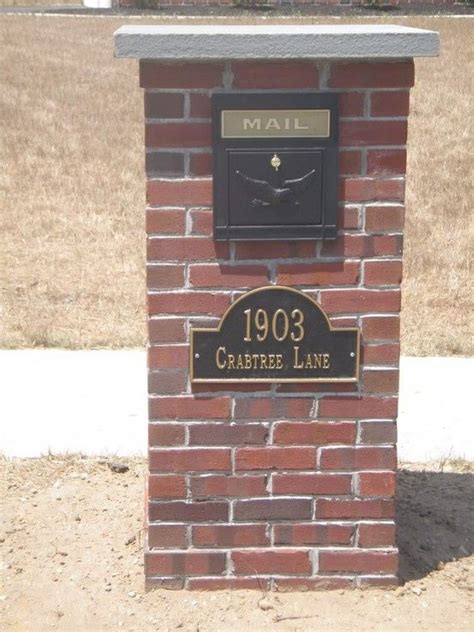 Quite a bit of work goes into the installation of a brick mailbox, but in the end it's worth it. Build Brick Mailbox - WoodWorking Projects & Plans