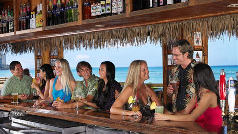 The Best Beach Bars In Hawaii Beach Club Beach Bars Beach