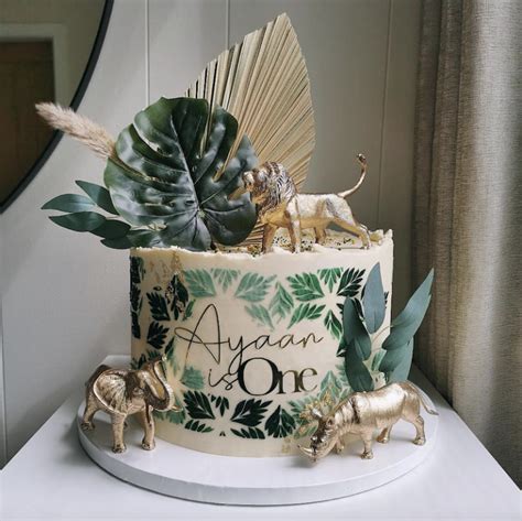 21 Gorgeous Jungle Theme Baby Shower Cakes To Inspire You