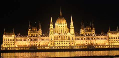 We assume no liability for damages (such as overpriced or counterfeit. Parlament Budapest Foto & Bild | architektur, architektur ...