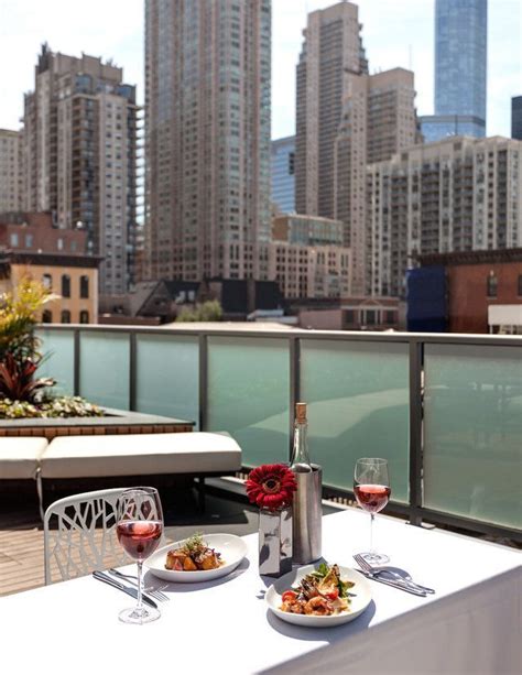 The 13 Best Rooftop Brunches In Chicago Chicago Restaurants Brunch
