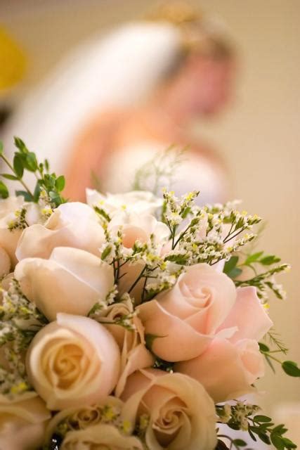 We handpick each flower bouquet and source only the highest quality silk flowers so | / find blush peach artificial wedding flowers for your diy centerpieces, like these gorgeous silk dahlias. Wedding Flowers: Peach Rose Bouquet