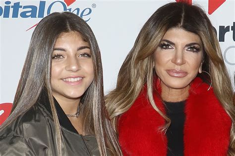 Teresa Giudice Says That ‘amazing 14 Year Old Daughter Milania Has Lost 40 Pounds Heres How