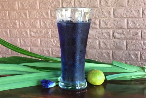 Butterfly pea flower tea, also called blue tea owing to its brilliant shade of sapphire, confers amazing health benefits like blue tea is a popular food trend in recent times, owing to the wonderful benefits it confers, for human health, such as promoting weight loss, detoxifying the body, pacifying the mind. Butterfly Pea Flower Tea - Thai Drinks • Riverside Thai ...