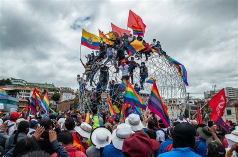 El juez del tribunal contencioso electoral (tce) de ecuador, fernando muñoz, dejó sin efecto la resolución del consejo nacional electoral (cne) en la que se dispuso suspender a cuatro. Ecuador.- El Tribunal Contencioso Electoral de Ecuador ...