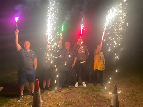 Flares Fireworks For Sale In Hertfordshire Bedfordshire Buckinghamshire And Middlesex