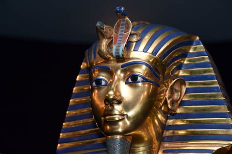 Egyptian Archaeologists Begin Search for Tutankhamun's Wife in the