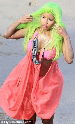 Nicki Minaj Flaunts Sexy Swimsuit Body On Video Set