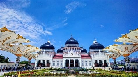 Ini 5 Masjid Terindah Di Indonesia Ada Yang Mirip Taj Mahal Lho Enervon