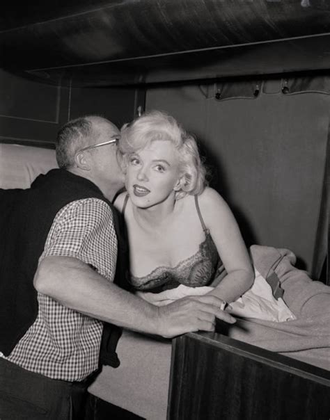 44 Candid Marilyn Monroe Photos As The Girl Next Door