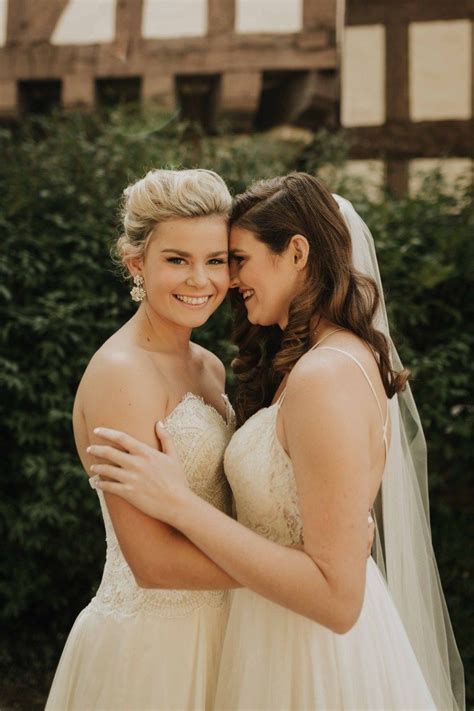 Stewarts Cincinatti Wedding Mmp Blog Lesbian Bride Cute Lesbian Couples Wlw Wedding