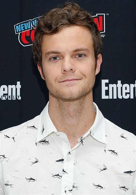 It also guards some friends, and a sweetly suggested lesson. Jack Quaid | Doblaje Wiki | Fandom