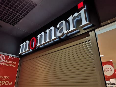 Monnari zamyka sklepy w galeriach handlowych