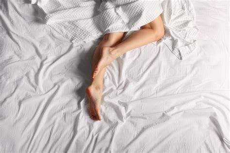 Sleeping Without Underwear Is It Good To Go Commando The Healthy