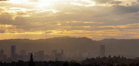 Hazy Afternoon Over Portland Oregon Skyline Photograph By Jit Lim