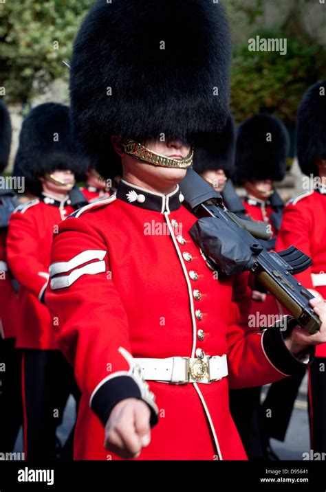 England Royal Guard British Army Uniform Hi Res Stock Photography And
