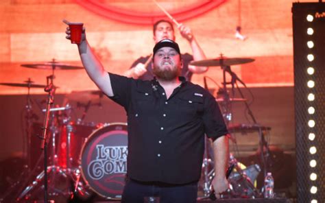 This Records For You Luke Combs Makes History With Beautiful Crazy