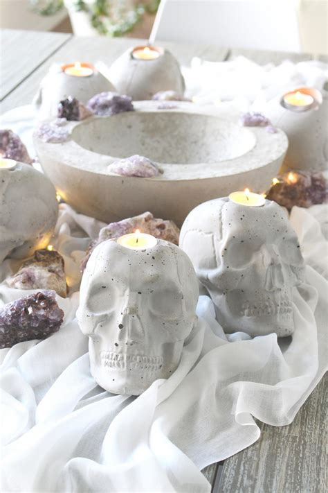 Diy Concrete Skull Candle Holder For Halloween Dans Le Lakehouse