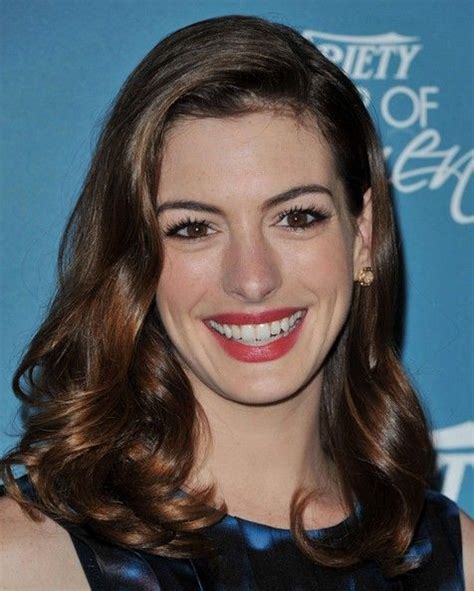 Pin By Ceci On Hair And Make Up Anne Hathaway Haircut Anne Hathaway