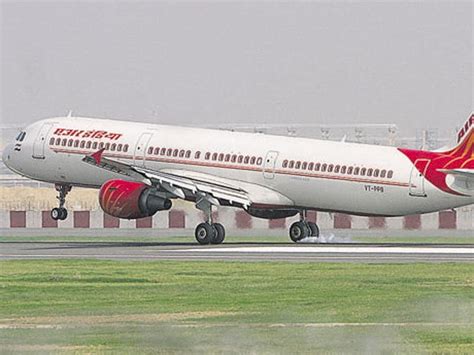 Air India Staffer Sucked Into Jet Engine At Mumbai Airport Dies Latest News India Hindustan