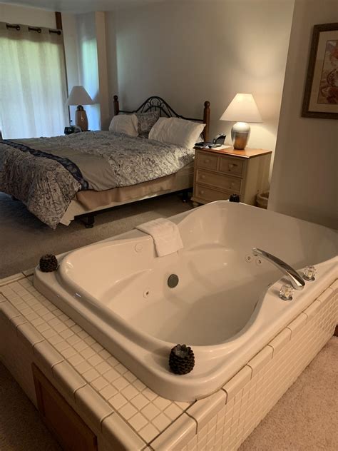 Rooms With Jacuzzi Tubs Search Craigslist Near Me