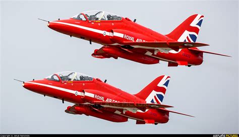 Xx232 Royal Air Force Red Arrows British Aerospace Hawk T1 1a At