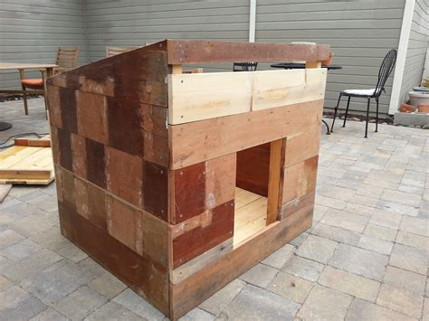 the nifty nest: DIY Mini Ranch Style Doghouse