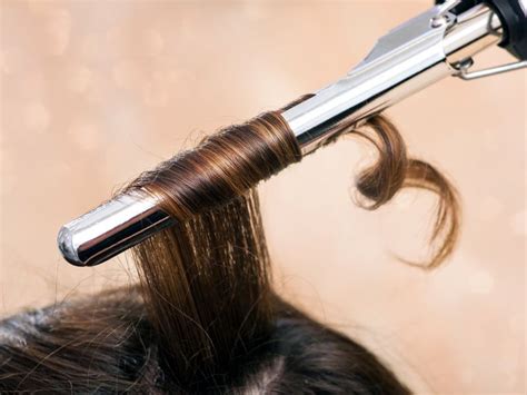 How To Use Curling Tongs For Effortless Waves The Glossychic