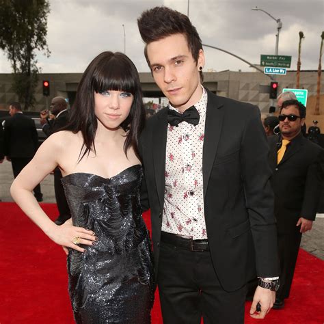 Carly Rae Jepsen Hits Grammys Red Carpet — With Her Man and a Kiss! | Carly rae jepsen, Grammys 