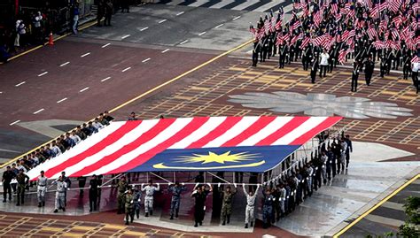 Setiap tahun, warga pendidik akan mengadakan sambutan bulan kemerdekaan di sekolah dan di institusi pendidikan. Istimewanya sambutan Hari Kebangsaan di Putrajaya | Free ...