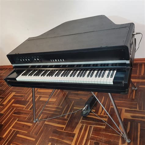 Sportolni Egymást Követő Kockázat Vintage Grand Piano Hét Kavics