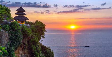 Uluwatu Temple A View Over The Cliff Spectacular Sunset View