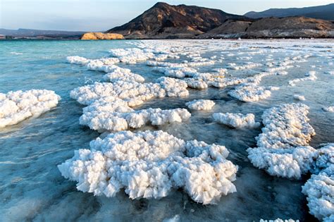 水の中の塩結晶 ジブチ共和国のストックフォトや画像を多数ご用意 ジブチ共和国 塩湖 アファール州 Istock