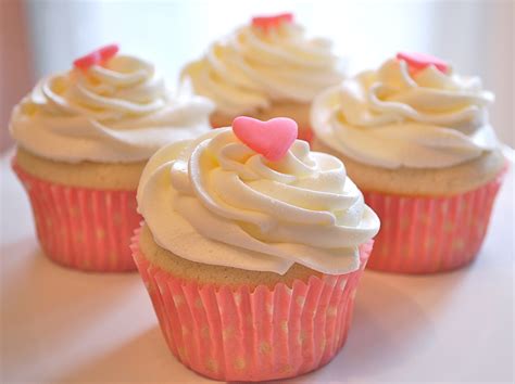 Chef Mommy Small Batch Vanilla Cupcakes Makes 4 Cupcakes