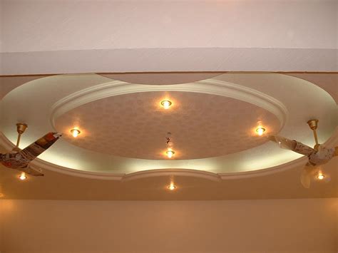 Pop Ceiling Design With Lighting In Lobby Gharexpert