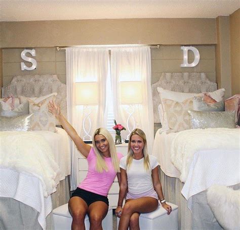 15 Unique Ways Ole Miss Girls Are Decorating Their Dorm Rooms Ole