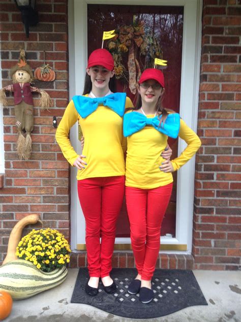 Every Week I Will Try To Pin At Least 1 Diy Costume Here Is The First Tweedle Dee And Tweedle