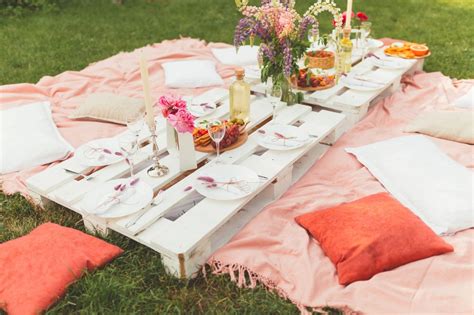 Backyard Picnic Ideas Decor Recipes And More Design Swan