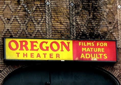 Oregon Theater Sign On Se Division In Portland Oregon Flickr