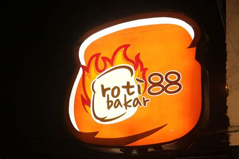 Ria 89.7 provides a mix of music programs and talk shows 24 hours live online. myblog: Observasi Bisnis Roti Bakar 88 Ciledug